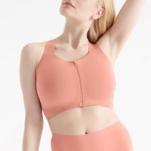 Knix Catalyst front-zip sports bra. 🩷